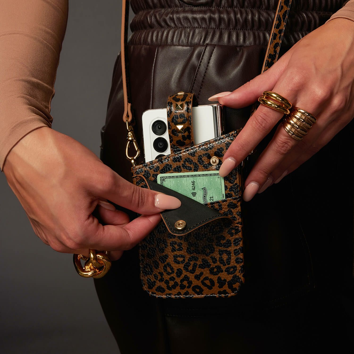 iPhone・Android対応】EMMA PHONE POUCH DARK LEOPARD エマ フォン
