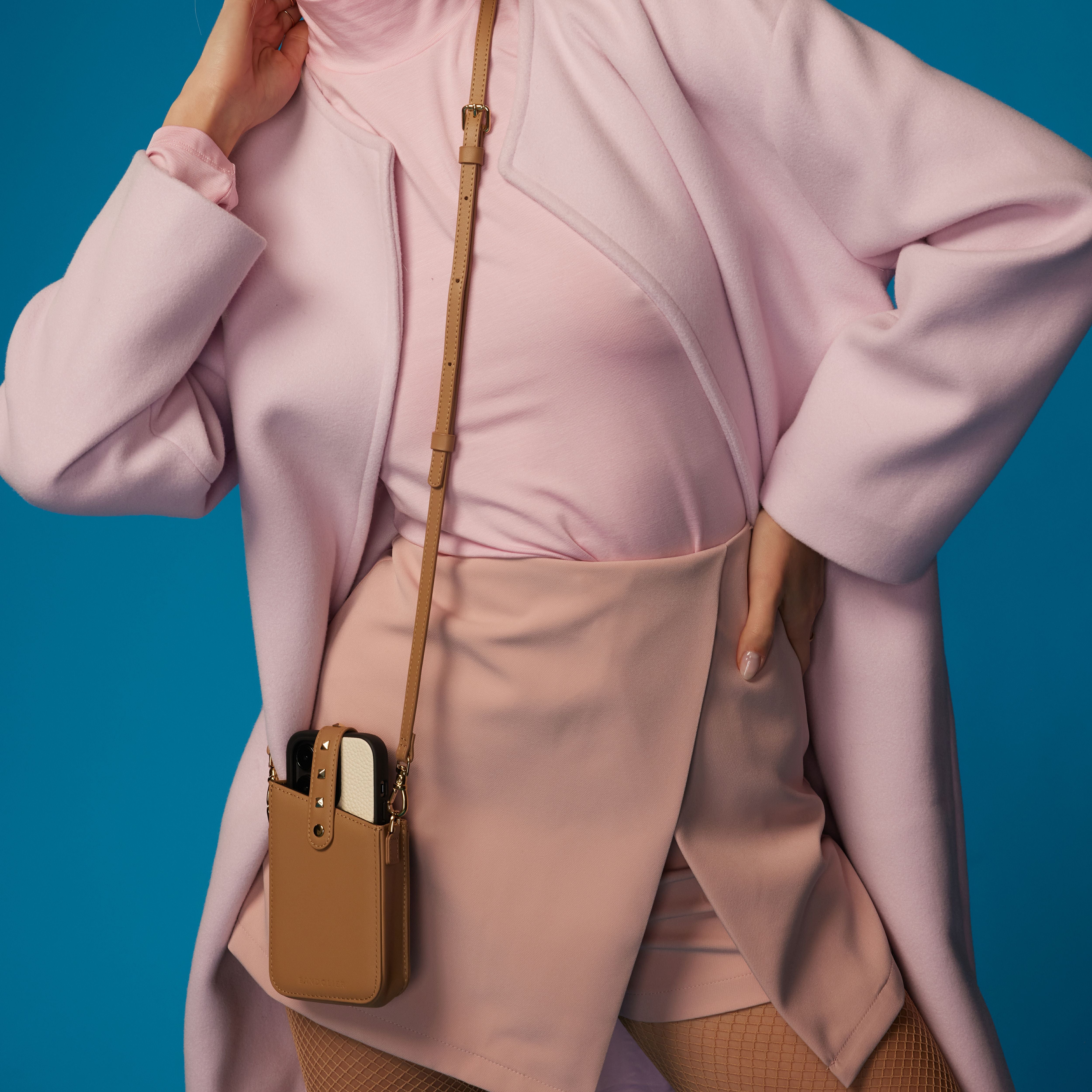 iPhone・Android対応】EMMA PHONE POUCH TAN エマ フォンポーチ タン