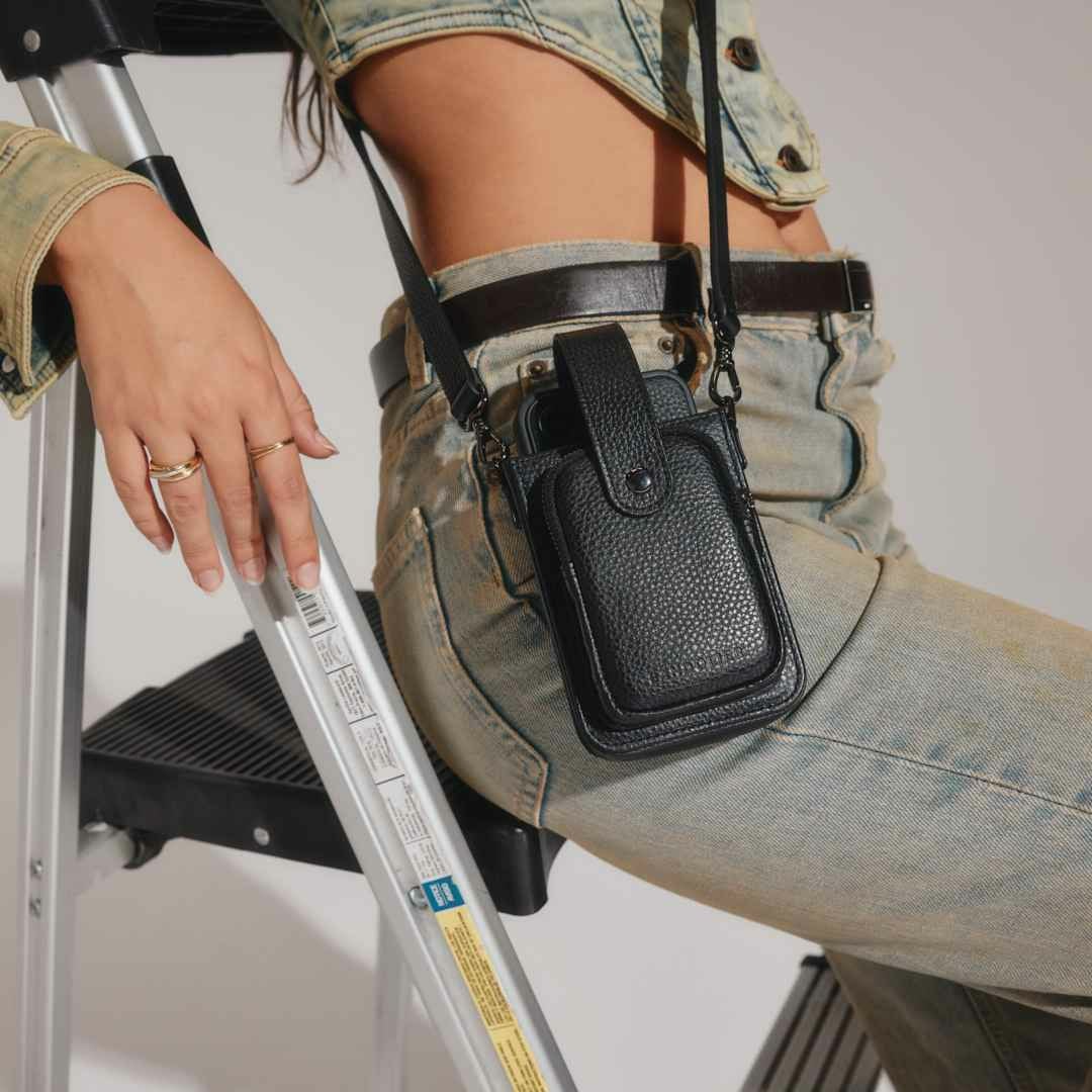 【美品✨】バンドリヤー ヘイリー フォーンポーチ ピューター レザー ブラック iPhone・Android対応】HAILEY PHONE POUCH PEWTER ヘイリー フォン