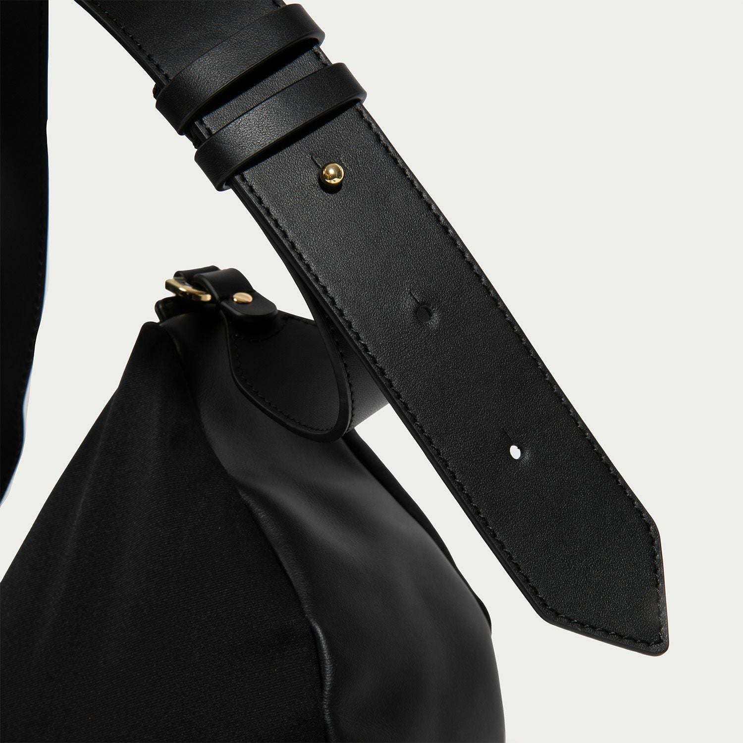 DAPHNE SLING BAG ダフネ スリング バッグ | バンドリヤー(BANDOLIER