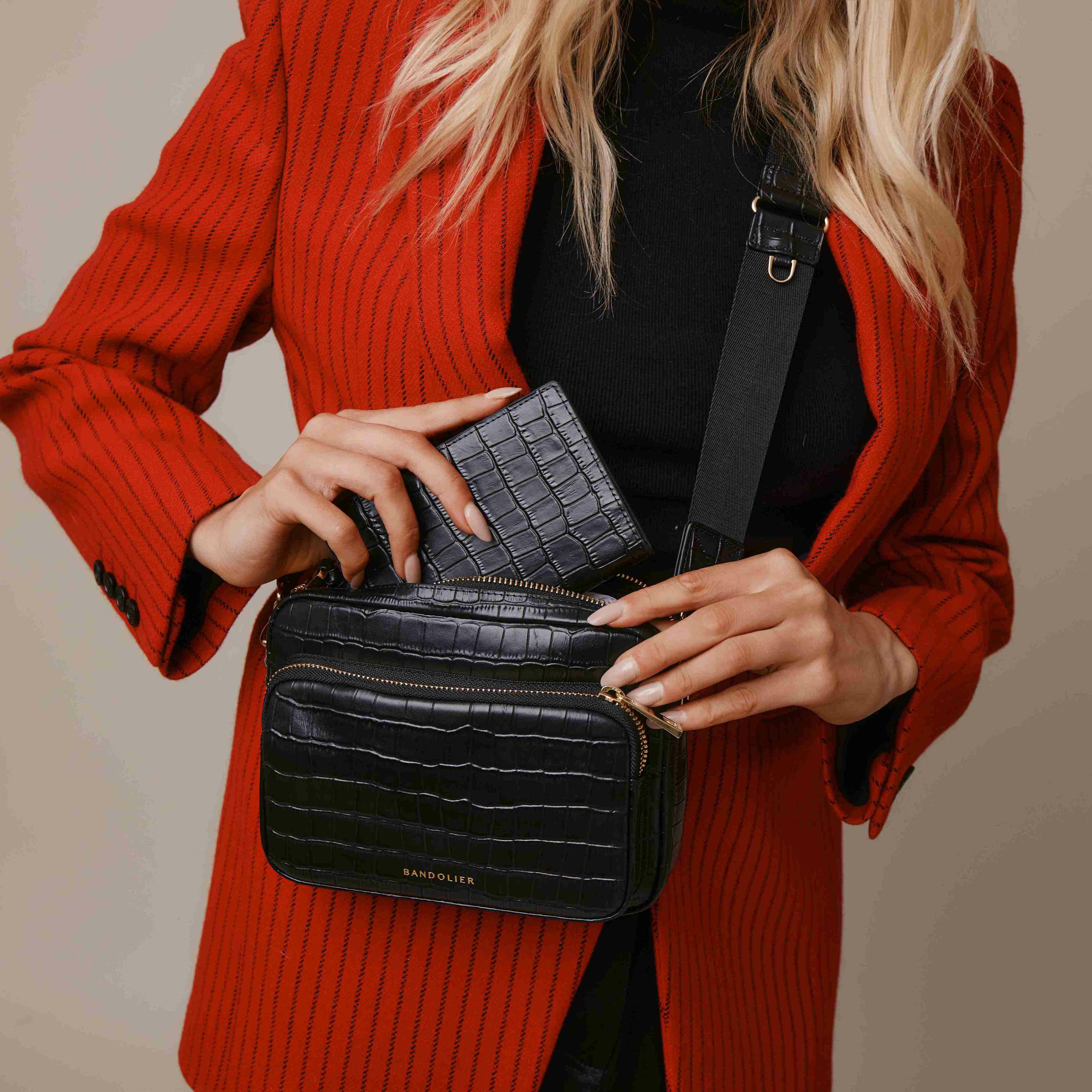 PASSPORT HOLDER CROC BLACK パスポート ホルダー クロック ブラック