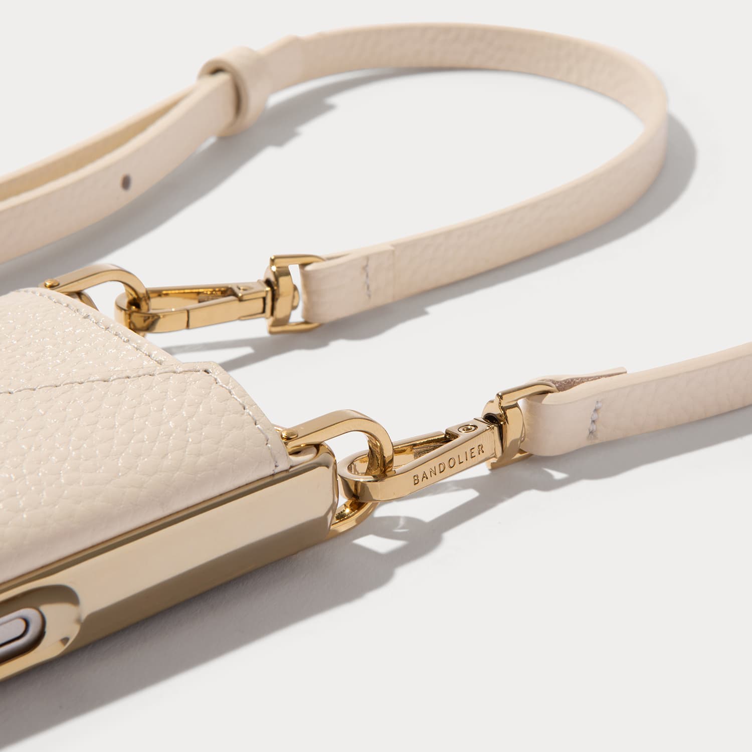 iPhone 17 Series】 DONNA CHROME IVORY ドナ クロームアイボリー